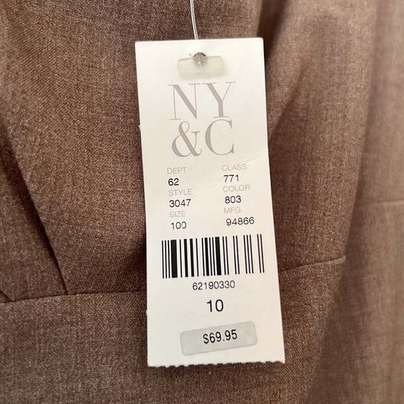 New York & Company - Picture 5 of 5